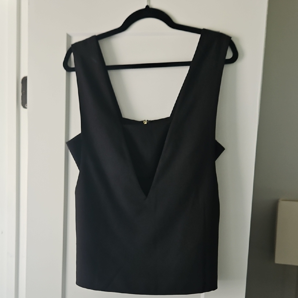 Elegant Black Sleeveless Dress